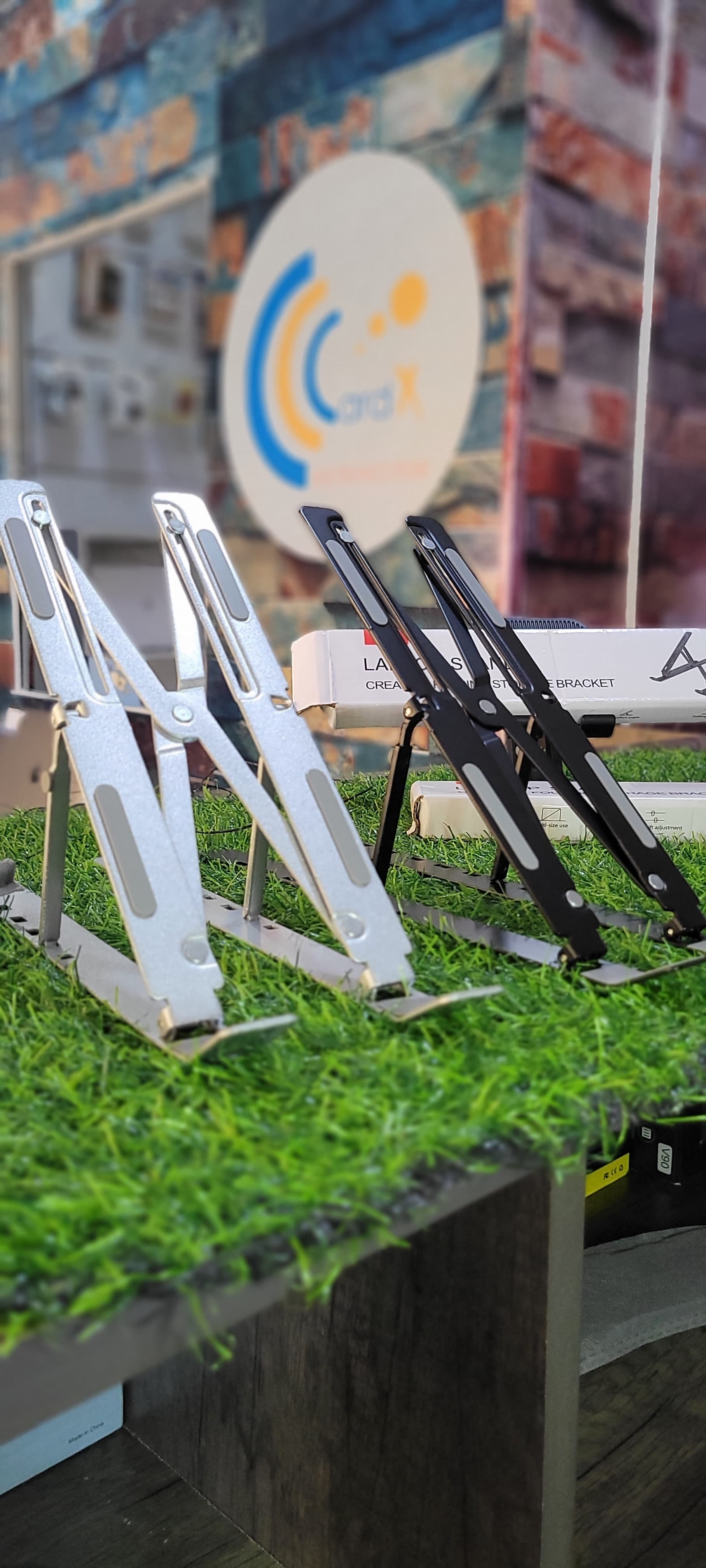 Metal laptop stand