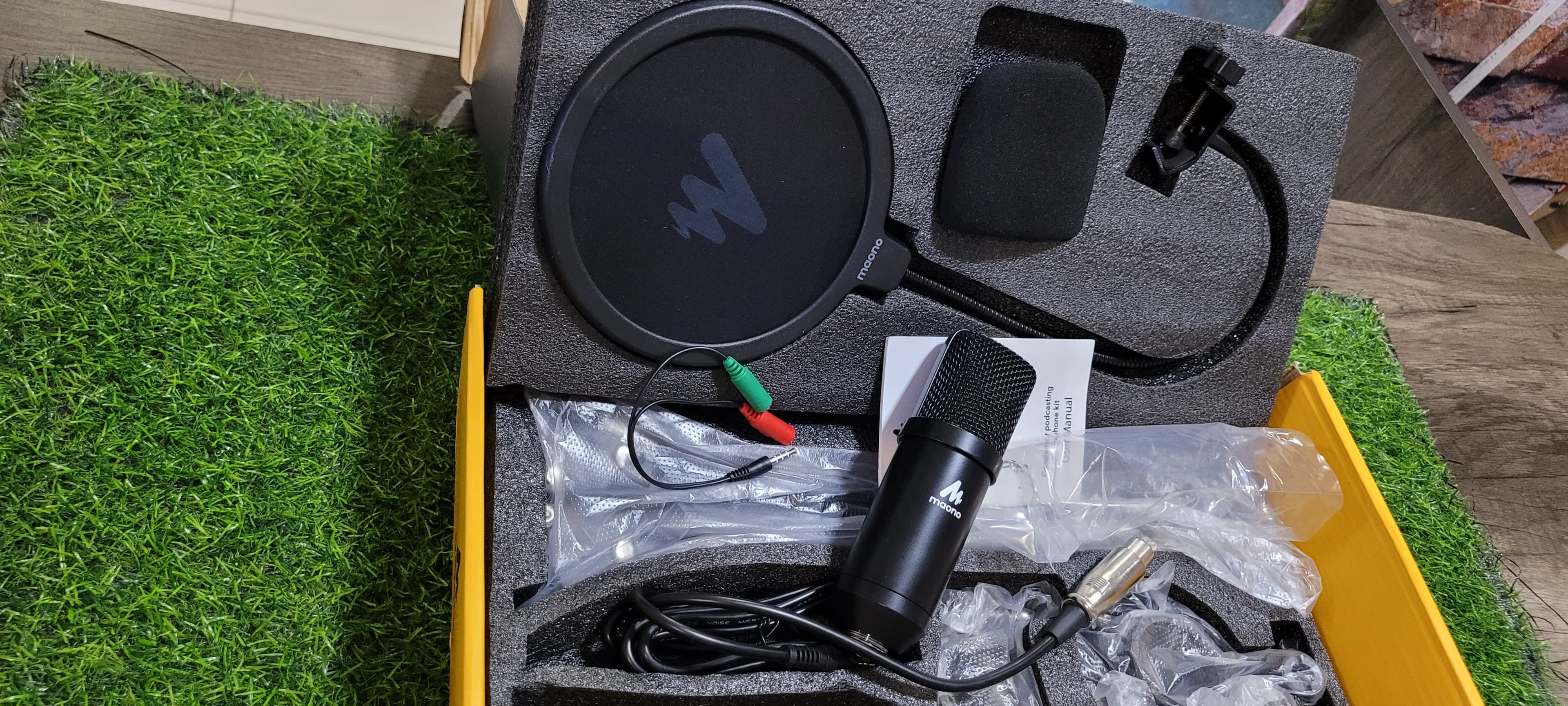 Maono AU-A03 Condenser Podcasting Microphone Kit - Professional Studio Mic with Arm Stand & Pop Filter