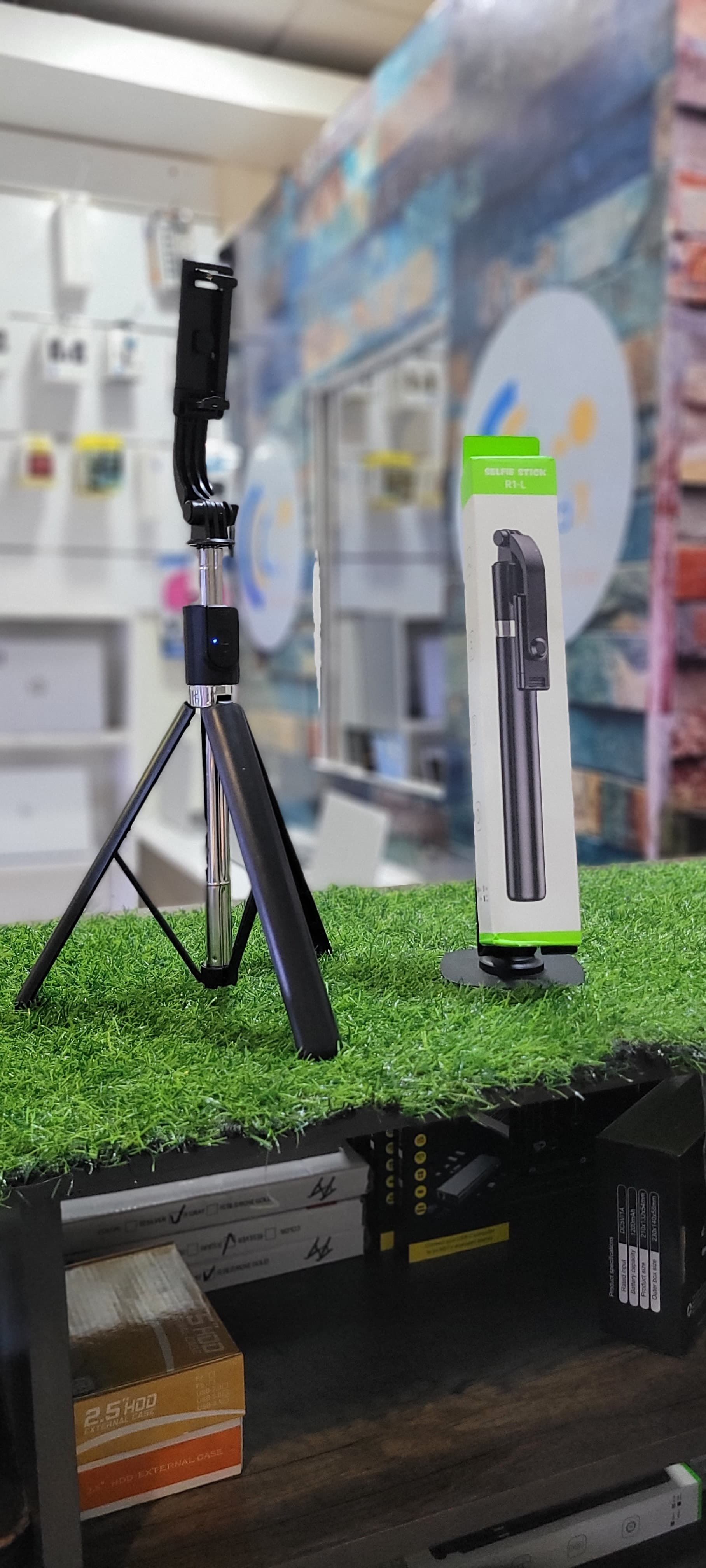 R1-L Bluetooth Selfie Stick & Foldable Tripod Stand with Wireless Remote - Vlogging & Photography Holder